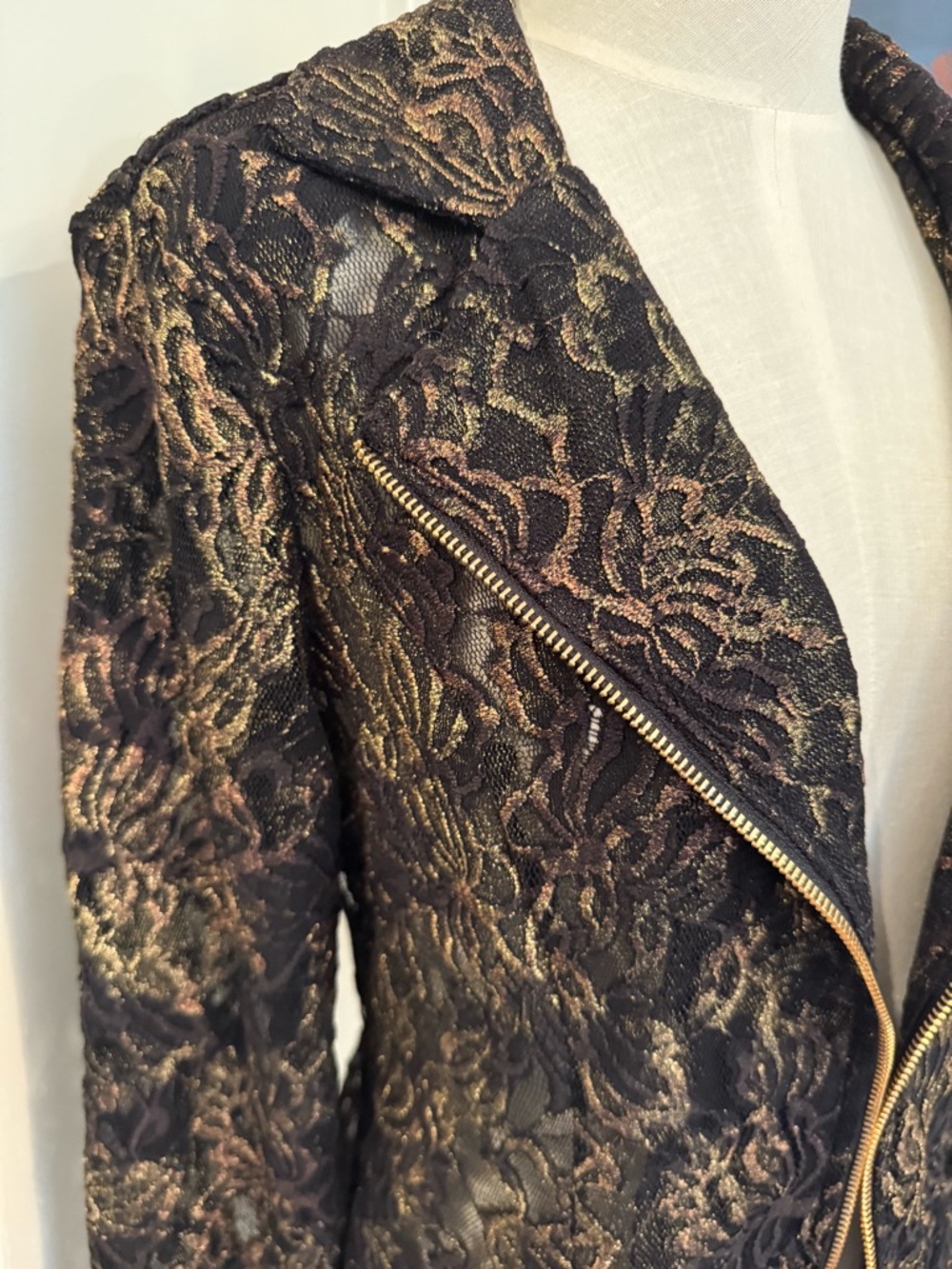 Frank Lyman Design Black & Gold Lace Zip-Front Blazer Sz 8 - Picture 5 of 5